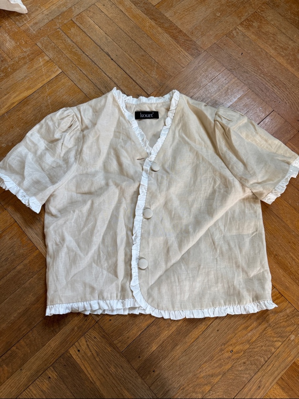Kourt Few Moda Cream Ruffle-Trim Short Sleeve Top